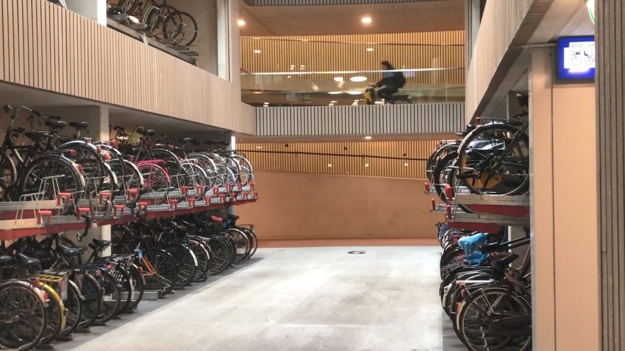 Kerékpáros garázs Utrechtben