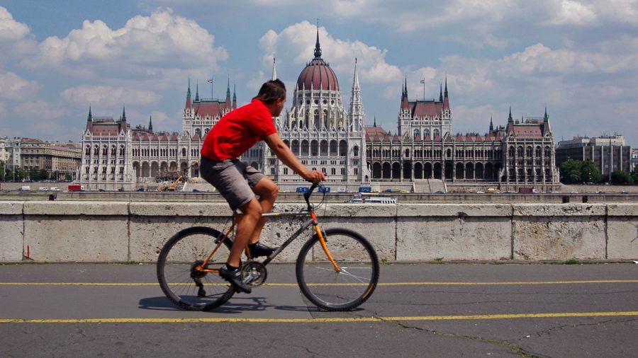 Rekordsokan kerékpároztak szombaton Budapesten