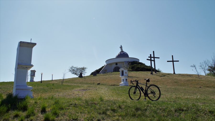 Húsvéti kerékpáros keresztút a hercegkúti Gombos-hegyi kálváriához