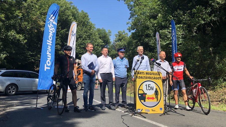 1,5 méter a biztonságos előzési távolság: kampány indul a kerékpárosokért