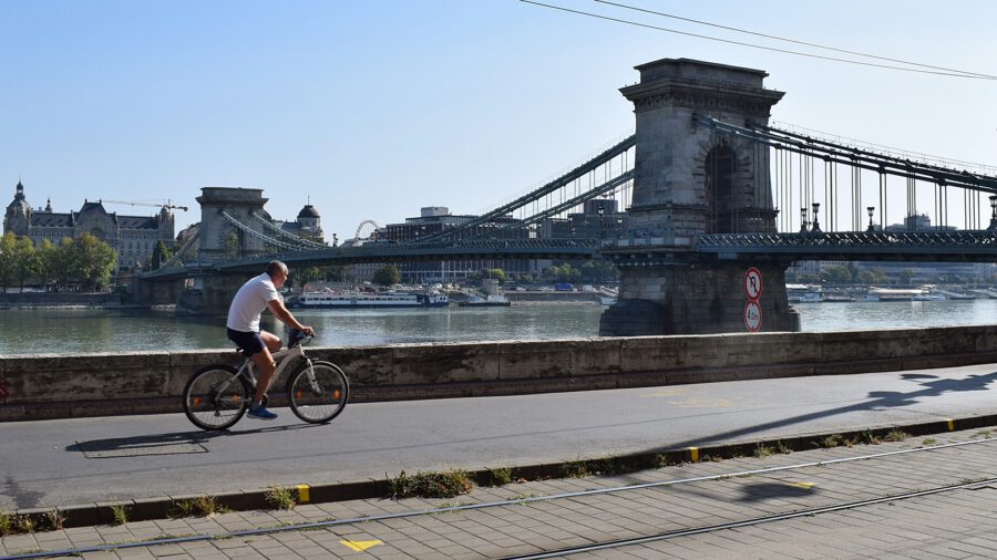 A nagykörúti kerékpáros fejlesztések után a Duna-hidak következhetnek