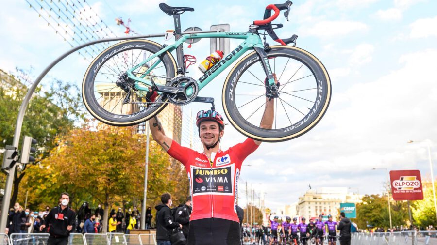 Primoz Roglic lett az év kerékpárosa