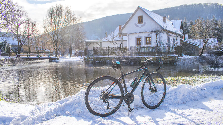Téli kerékpártúra Jósvafő és Aggtelek közötti varázslatos havas tájon
