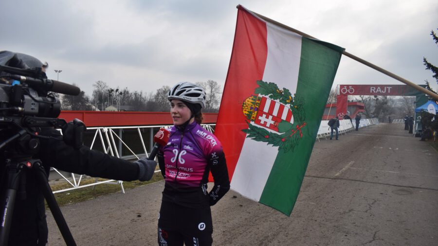 Megvédte Cyclo-cross Magyar Bajnoki címét Vas Kata Blanka