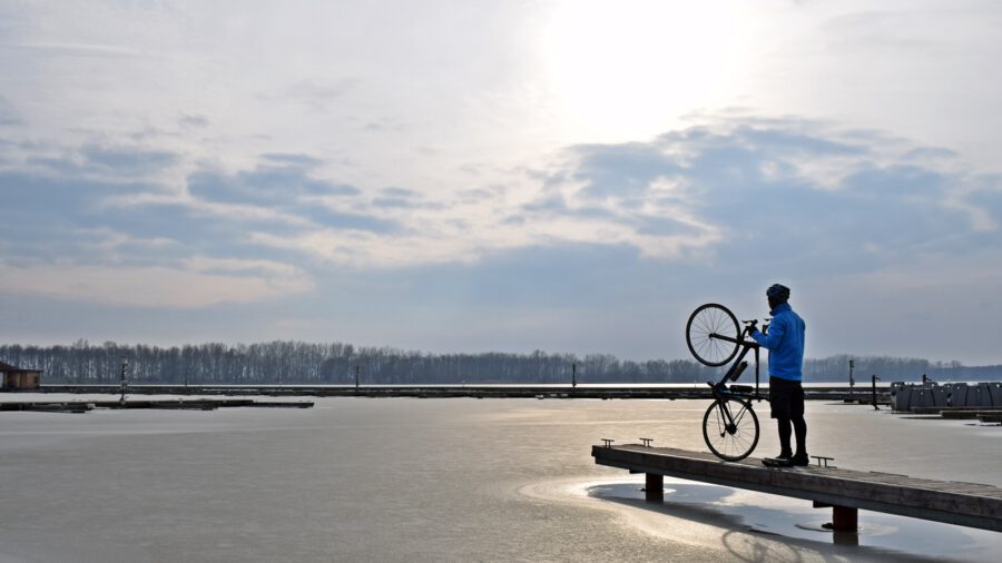 Télűző kerékpározás a Tisza-tónál, Abádszalóktól Poroszlóig tekertünk