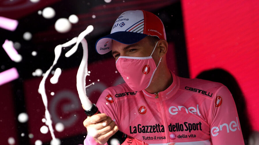 Szenzáció: Valter Attila rózsaszín trikós a Giro d'Italian