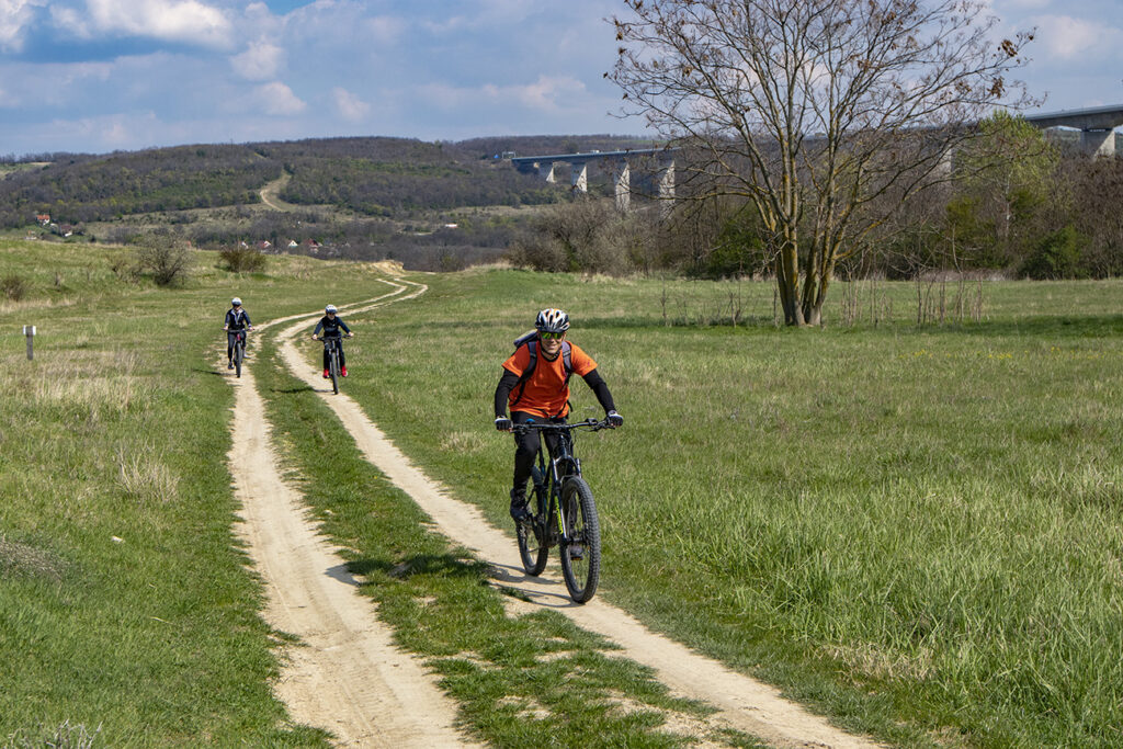 A Balaton déli partja is bringásparadicsom – 65 km ebikeozás a somogyi dombokon