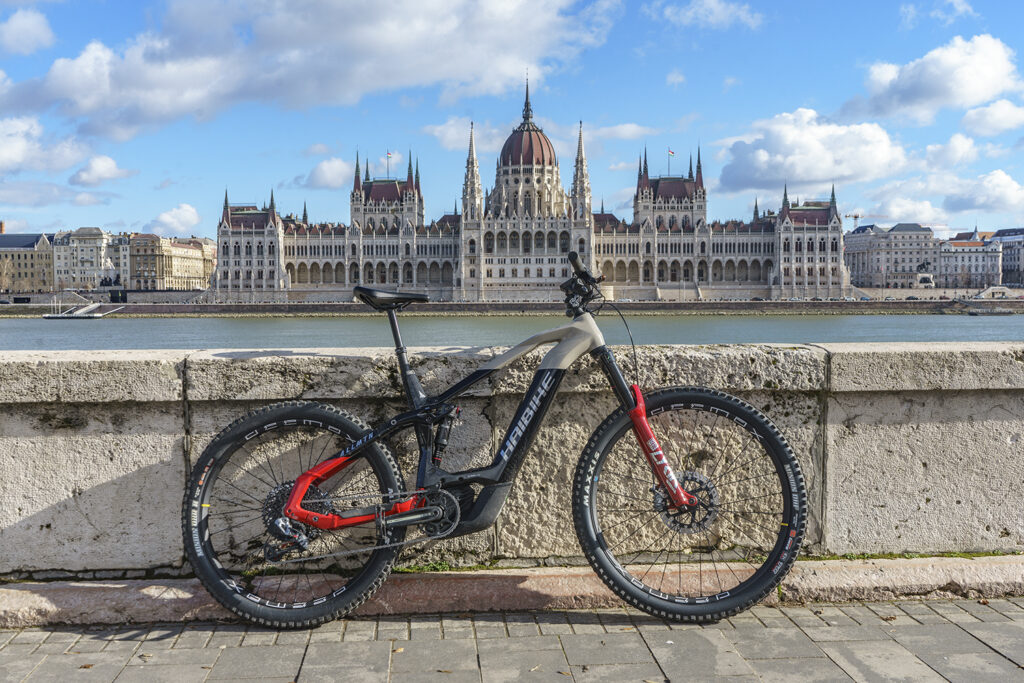 E-bike túra kilátóról kilátóra a Budai-hegyekben