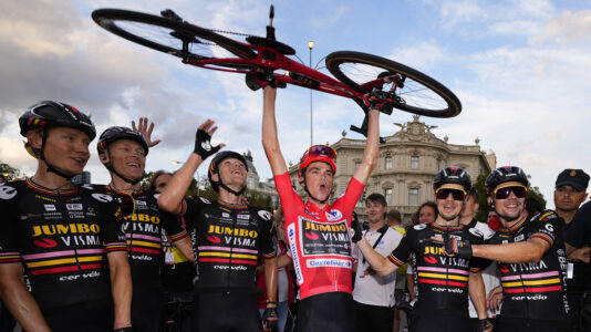 Sepp Kuss a 2023-as Vuelta győztese, Jumbo történelmi siker, Valter Attila 22.